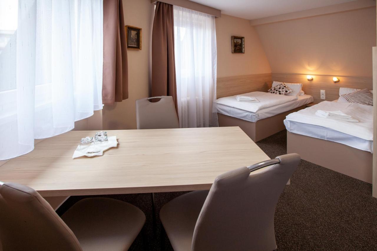 Hotel Stella Plzen Luaran gambar