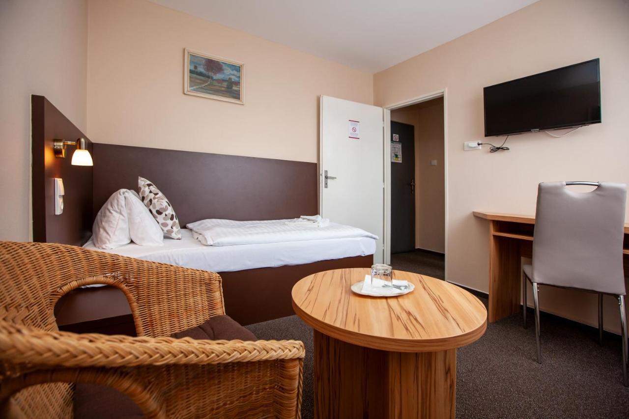 Hotel Stella Plzen Luaran gambar