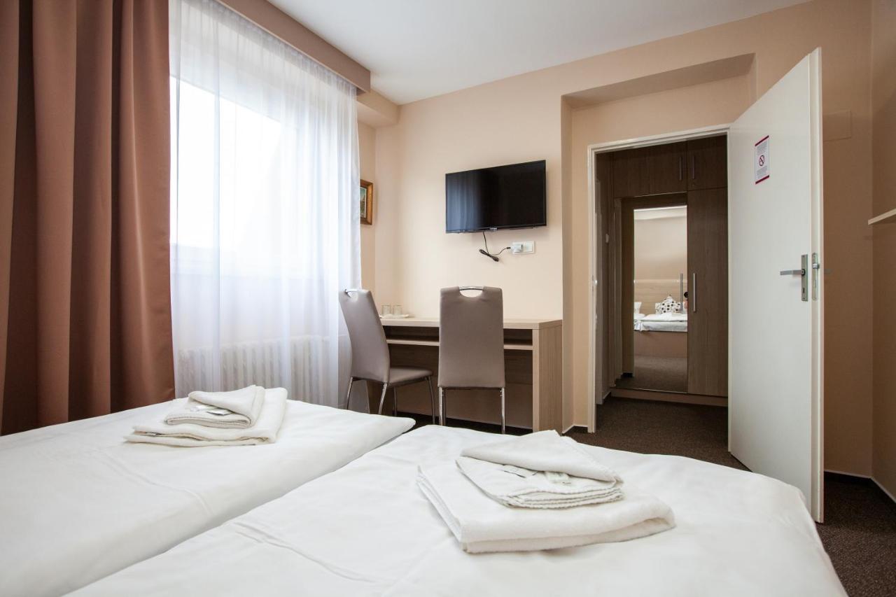 Hotel Stella Plzen Luaran gambar