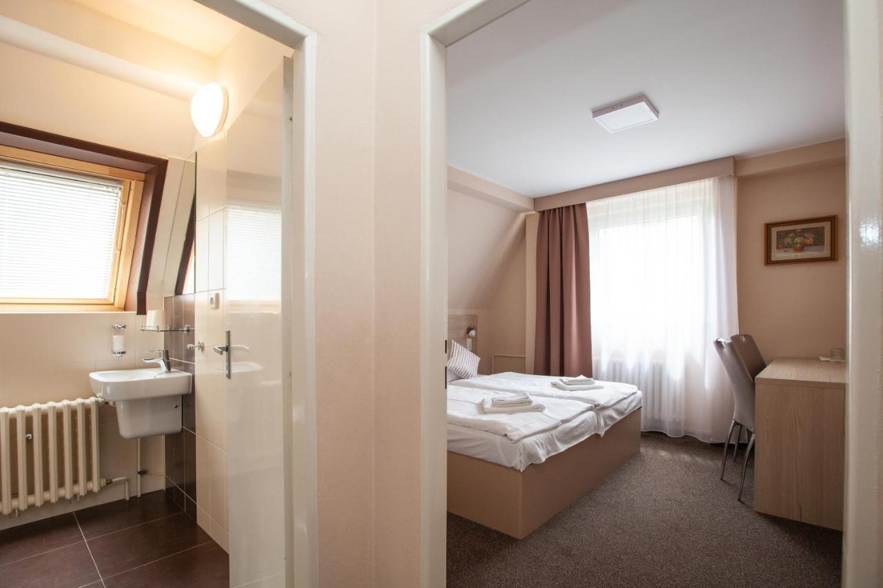Hotel Stella Plzen Luaran gambar