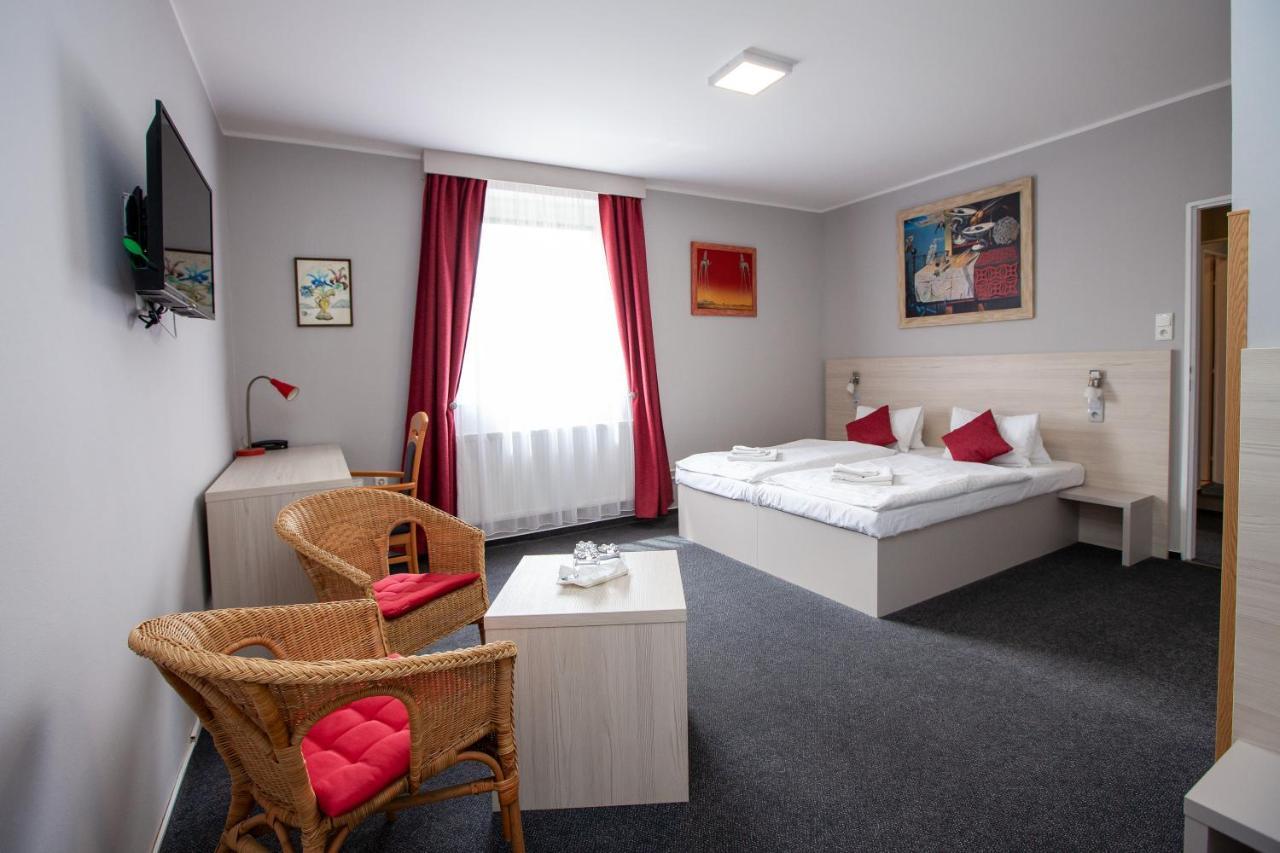 Hotel Stella Plzen Luaran gambar