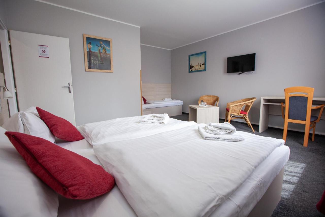 Hotel Stella Plzen Luaran gambar