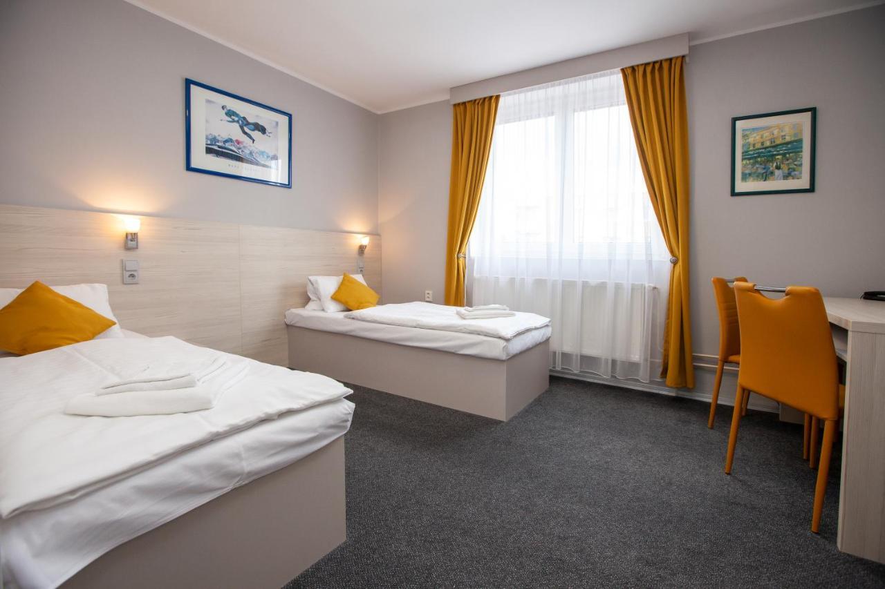 Hotel Stella Plzen Luaran gambar